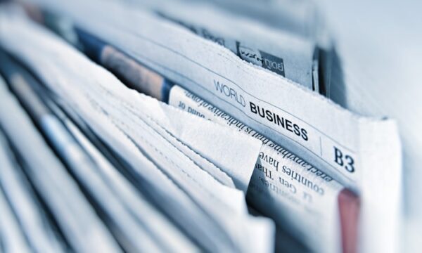 सोना 3000 रुपये सस्ता, चांदी अब हाई से 2.13 लाख कम