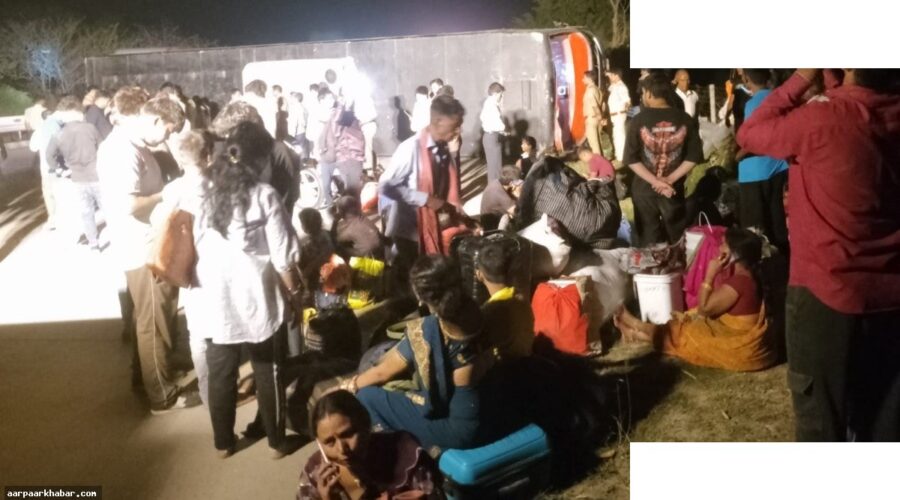 मथुरा यमुना एक्सप्रेसवे पर बस पलटी, 20 घायल
