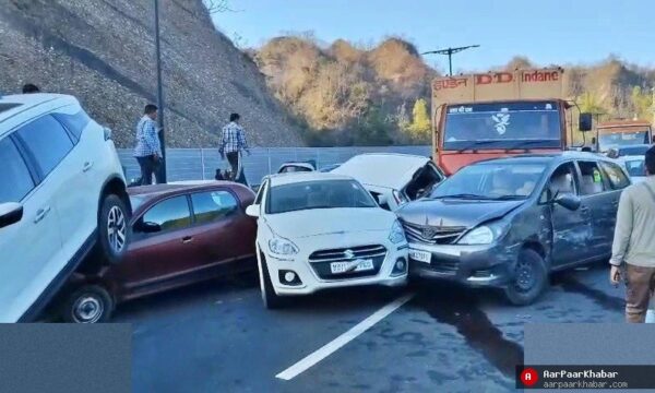 दिल्ली-देहरादून एक्सप्रेसवे पर 7 वाहनों की टक्कर