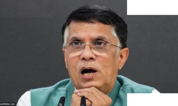 पवन खेड़ा की याचिका पर आज SC में बड़ी सुनवाई