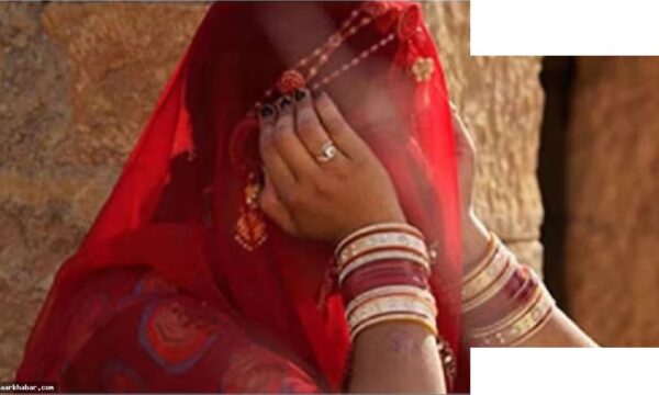दूल्हे को पसंद करती थी पड़ोसन, शादी से पहले दुल्हन पर फेंका एसिड