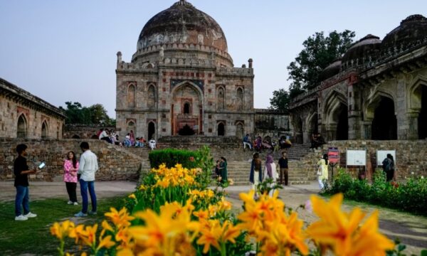 दिल्ली में तेज हवाओं का अलर्ट, राज्यों में बारिश