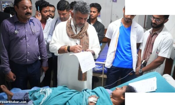 कर्नाटक: डीके शिवकुमार ने घायलों से मुलाकात की