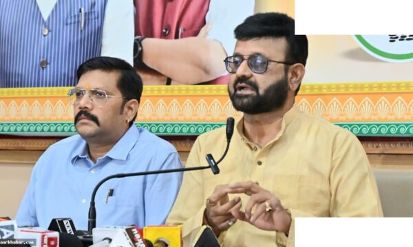 झारखंड वेतन संकट: बीजेपी-कांग्रेस में राजनीतिक जंग