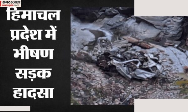 चंबा में भीषण सड़क हादसा, 500 मीटर खाई में गिरी कार