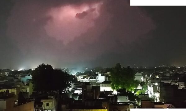 उत्तर प्रदेश में आंधी बारिश से 96 मौतें