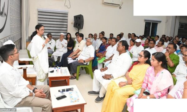 ममता बनर्जी का TMC नेताओं को संदेश