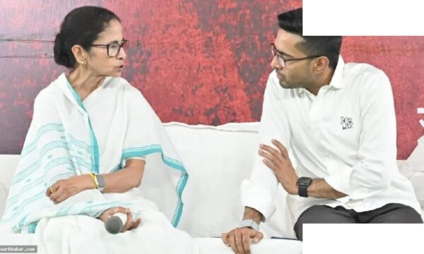 बंगाल: TMC में बगावत, पार्षदों का इस्तीफा