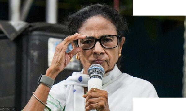ममता सरकार का अफसरों को फाइलें सुरक्षित रखने का आदेश