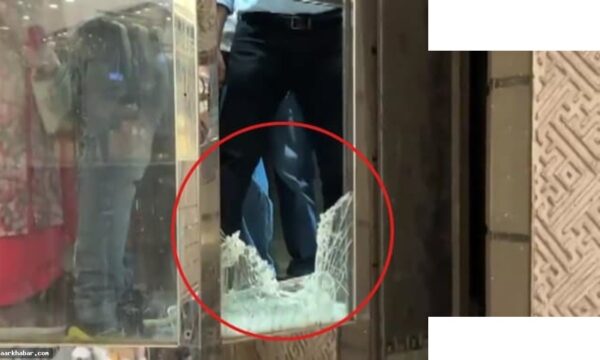 नागपुर मॉल में लिफ्ट फंसी, कांच तोड़कर लोगों को बचाया