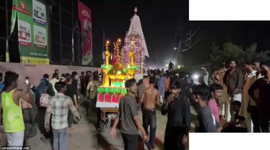 लखनऊ मुहर्रम जुलूस में बालकनी गिरी, 2 की मौत
