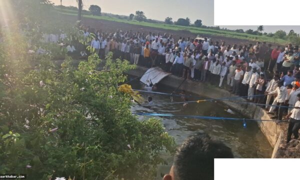 सोलापुर में कुएं में गिरी पिकअप, 8 की मौत