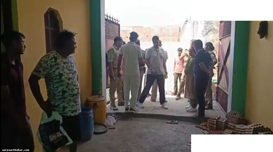 मेरठ: अवैध पटाखा फैक्ट्री में विस्फोट और आग