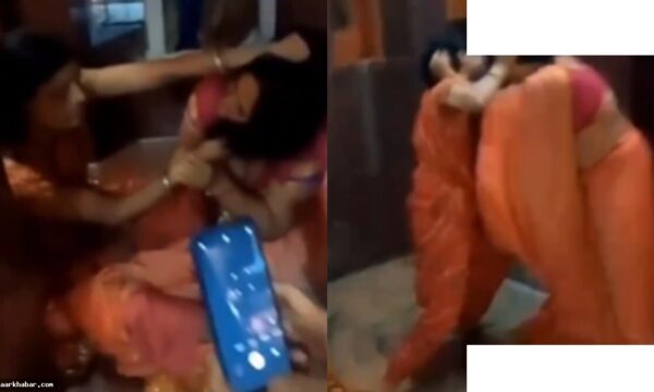 झांसी मंदिर में महिलाओं के बीच हिंसक झड़प का VIDEO
