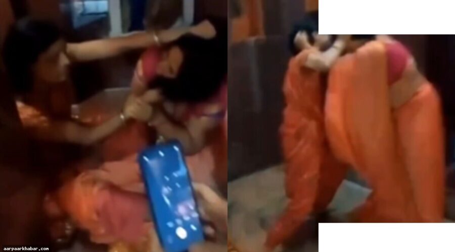 झांसी मंदिर में महिलाओं के बीच हिंसक झड़प का VIDEO