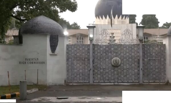 दिल्ली में पाकिस्तानी उच्चायोग का सुरक्षा घेरा हटाया गया